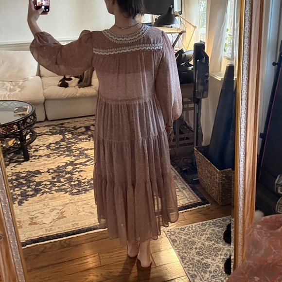 Embroidered button duster - Picture 2 of 7